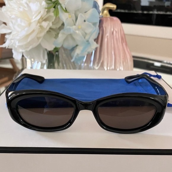 Vintage Gucci Black Sunglasses - Picture 1 of 13
